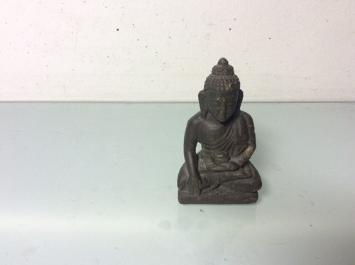 Bouddha pierre culte - en,