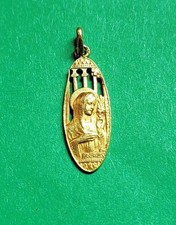 Petite médaille religieuse Or jaune 18K de forme ovale figurant la vierge 1929