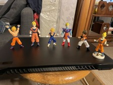 Lot figurine dbz état moyen