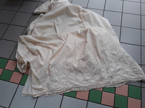 Drap vintage ecru broderie - vintage,