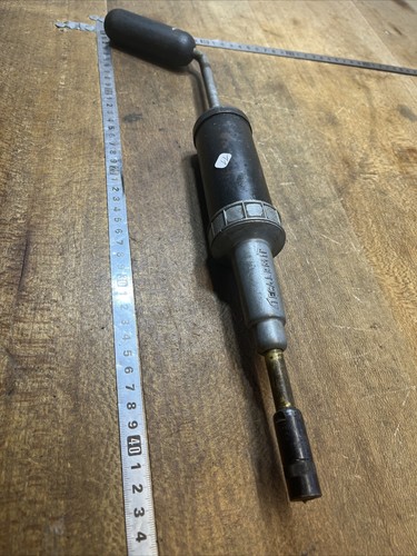 Old tool outil - 11,