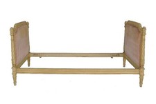 lit ancien laqué peint de style Louis XVI