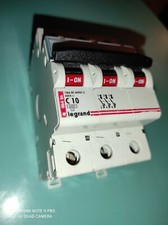 Disjoncteur Triphasé LEGRAND