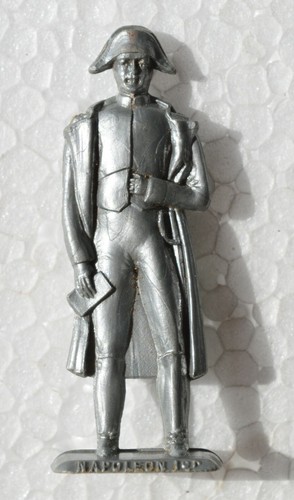 Figurines plates en - 2,