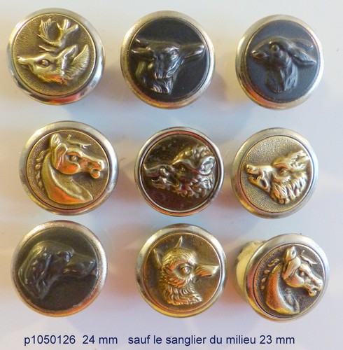Lot boutons 24 mm - boutons,