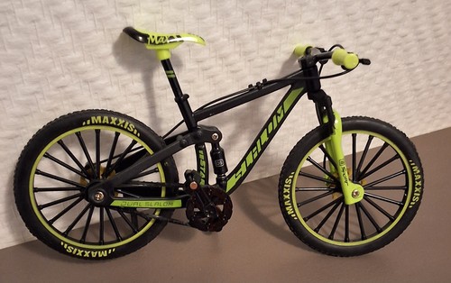 Vélo vtt miniature échelle - vélo,
