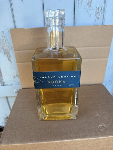 Vodka caïam vieilli fut de - en,