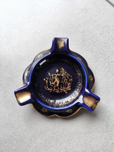Cendrier porcelaine de - cendrier, en