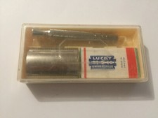 ANCIEN RASOIR + LAMES DANS UNE BOITE PLASTIQUE