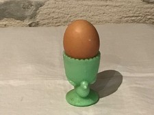 Ancien coquetier "poussin" en opaline verte