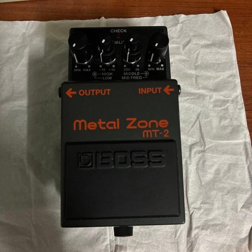 Boss metal zone avec - metal,