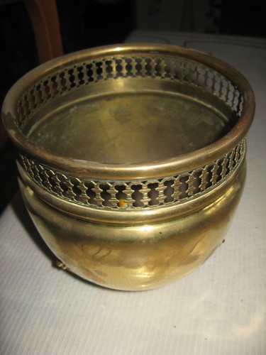 Cache pot tripode - cache,
