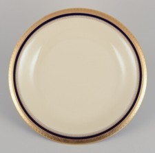 Hutschenreuther, Allemagne. Plat de service rond de la série "Margarete".
