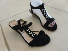 SANDALE MARQUE " SAN MARINA  " TALON COMPENSE CUIR DAIM NOIR T. 37 TRES PROPRE