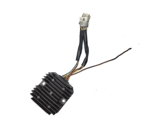 Régulateur tension avec - tension,