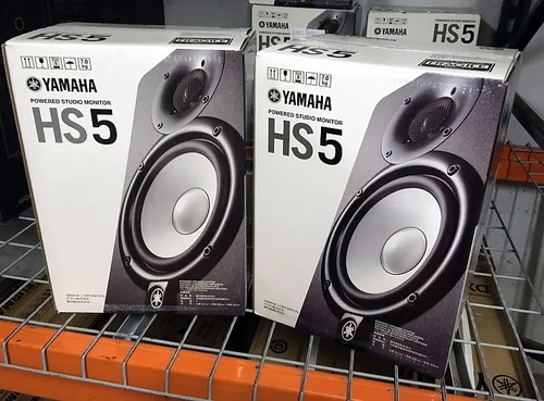 Yamaha hs5 powered studio - yamaha,