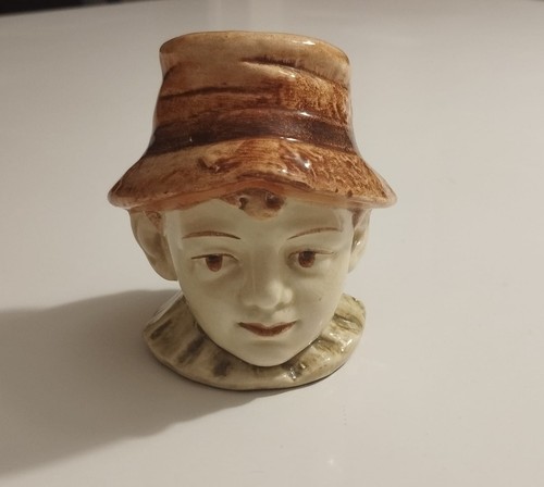 Breaking piggy bank majolica - bank,