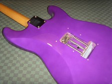 AVEC DEFAUTS Vintage Guitare électrique gaucher Stratocaster Squier STANDARD lh