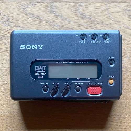 Sony tcd dat recorder - sony,