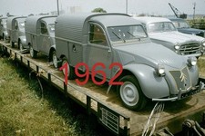 RARE PHOTO 10x15 cm ......... CITROEN 2 CV FOURGONNETTE EN TRANSPORT SNCF, 1962