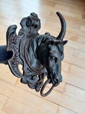  Horse attachment ANNEAU ATTACHE CHEVAL LICORNE FIN XVIIIe EN FONTE AVEC ECUSSON