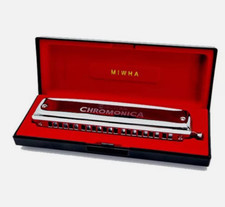 Mihwa Chromatic harmonica