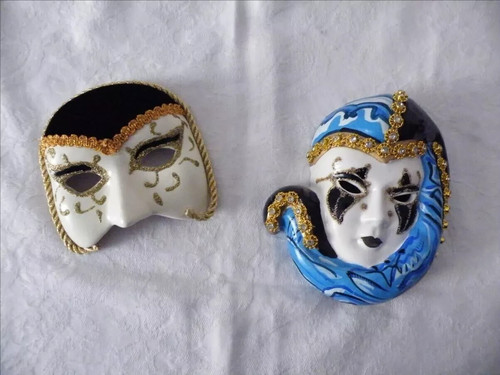 Lot magnifiques masques - de,