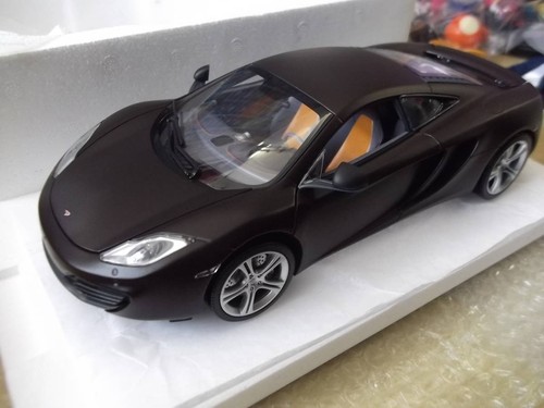 Minichamps mclaren - minichamps, 1/18
