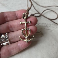 Pendentif Croix Camargue en Métal doré Vintage Collier Bijou Régional 