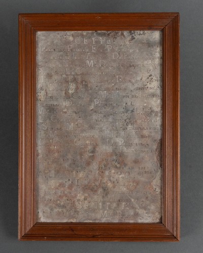 Pierre gravée ardoise datée