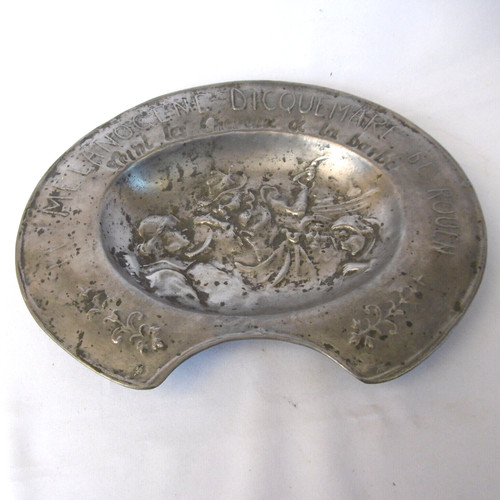 Ancien plat barbe etain - barbe,