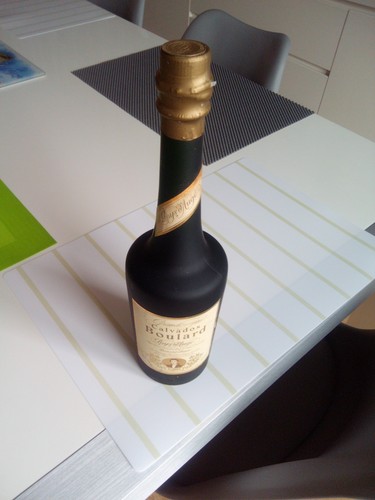 Vieille bouteille fine - vieille,