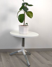 Table d’appoint Matéria blanche design suédois contemporain métal chromé