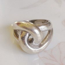Belle bague en argent massif
