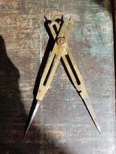 Ancien Compas proportion ou réduction laiton et fer Marine sciences cartographie