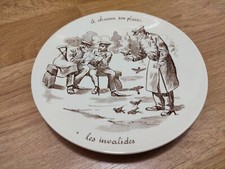 SARREGUEMINES ASSIETTE PARLANTE " A CHACUN SON PLAISIR " GUERRE 1870 14-18