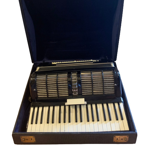 Cellini accordion with - with, case
