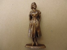 Figurine  MOKALUX   LINE RENAUD      en bon état                     A123