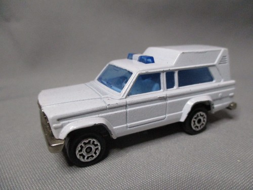 Aj583 majorette ambulance ref - ambulance,