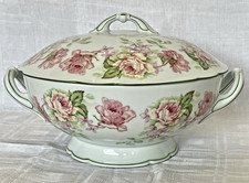 SOUPIERE EN PORCELAINE
