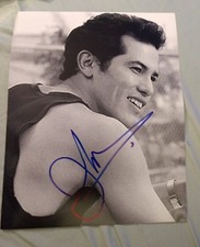 JOHN LEGUIZAMO SIGNED 8X10