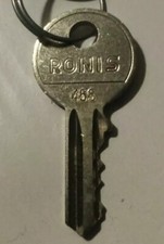 1 Clef N° 455 armoire  électrique coffret arrêt d'urgence... 