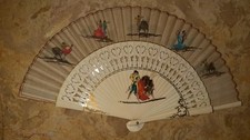 Éventail ancien a décor de scène espagnol 