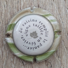 Capsule de champagne "Vigne taillée en février, de raisins remplit le panier"