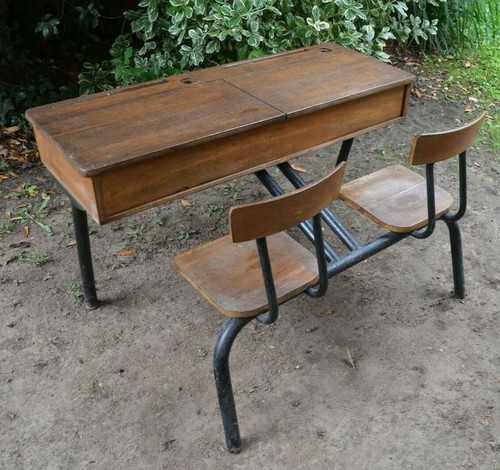 Bureau écoliers deux - d'écoliers, places