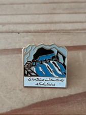 Pin's Pins Pin Enamel 21 Ville FRANCE Ariège Fontaine Fontestorbes "BELESTA" 