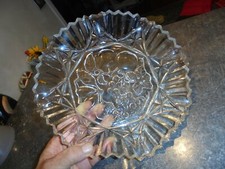 Ancien Plateau à fruit Centre de Table , en verre aux Raisin Pomme Prune 