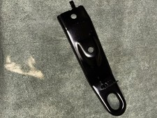 Patte / Crochet remorquage VW T5 Transporter Caravelle Multivan (2003-2009)