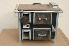 cuisinière ancienne en métal pour enfant ou poupée **.