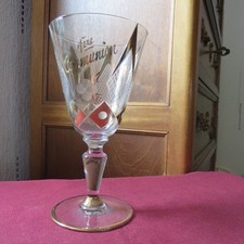1 verre de communion  en cristal avec décor doré